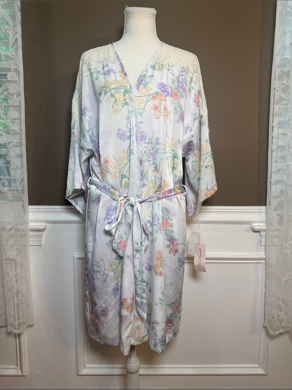 Linea Donatella NWT Floral Lace Bridal Robe L/XL‎ Honeymoon